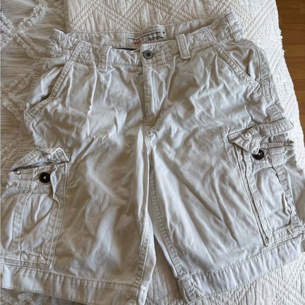 Men’s American Eagle cargo shorts